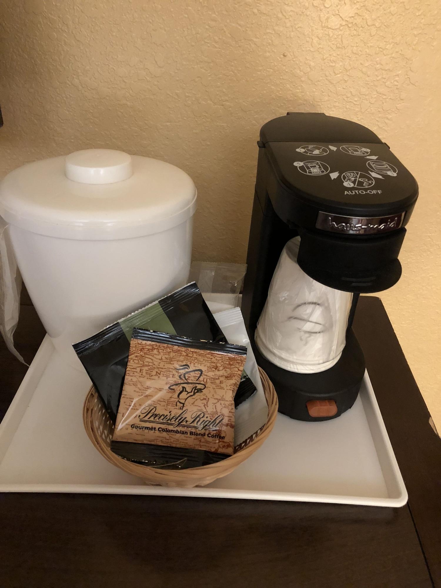 Magnuson Hotel Fort Wayne North - Coliseum Экстерьер фото