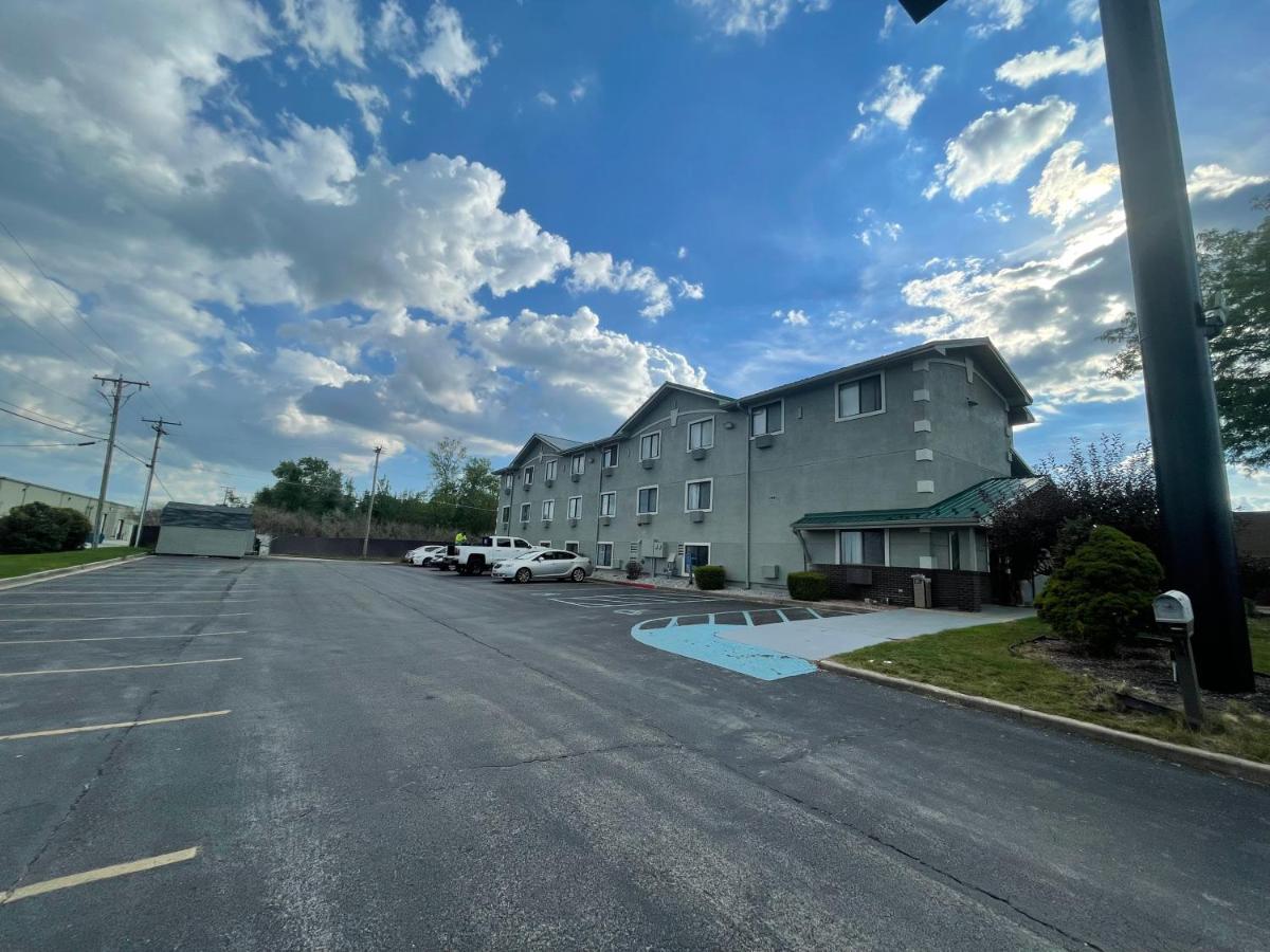 Magnuson Hotel Fort Wayne North - Coliseum Экстерьер фото
