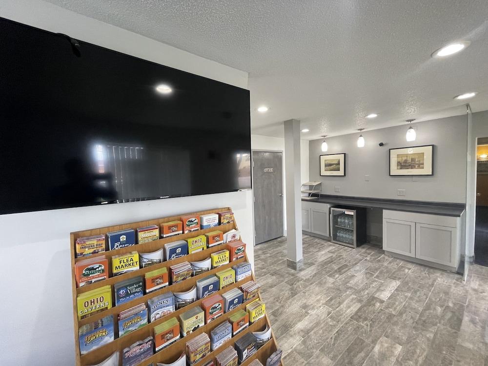 Magnuson Hotel Fort Wayne North - Coliseum Экстерьер фото