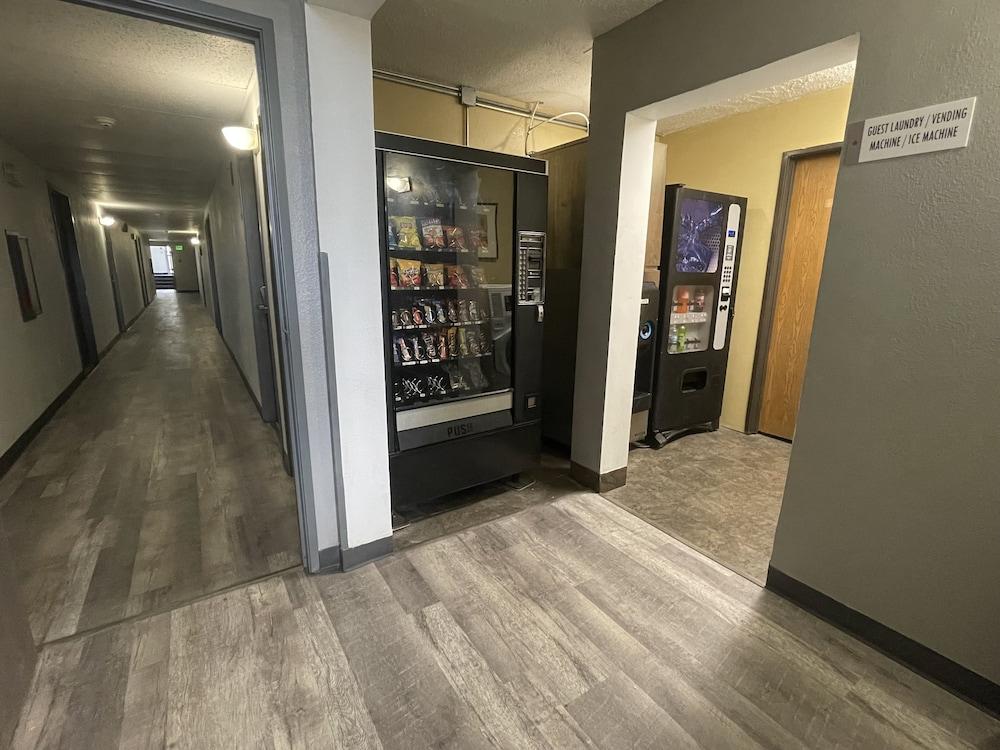 Magnuson Hotel Fort Wayne North - Coliseum Экстерьер фото