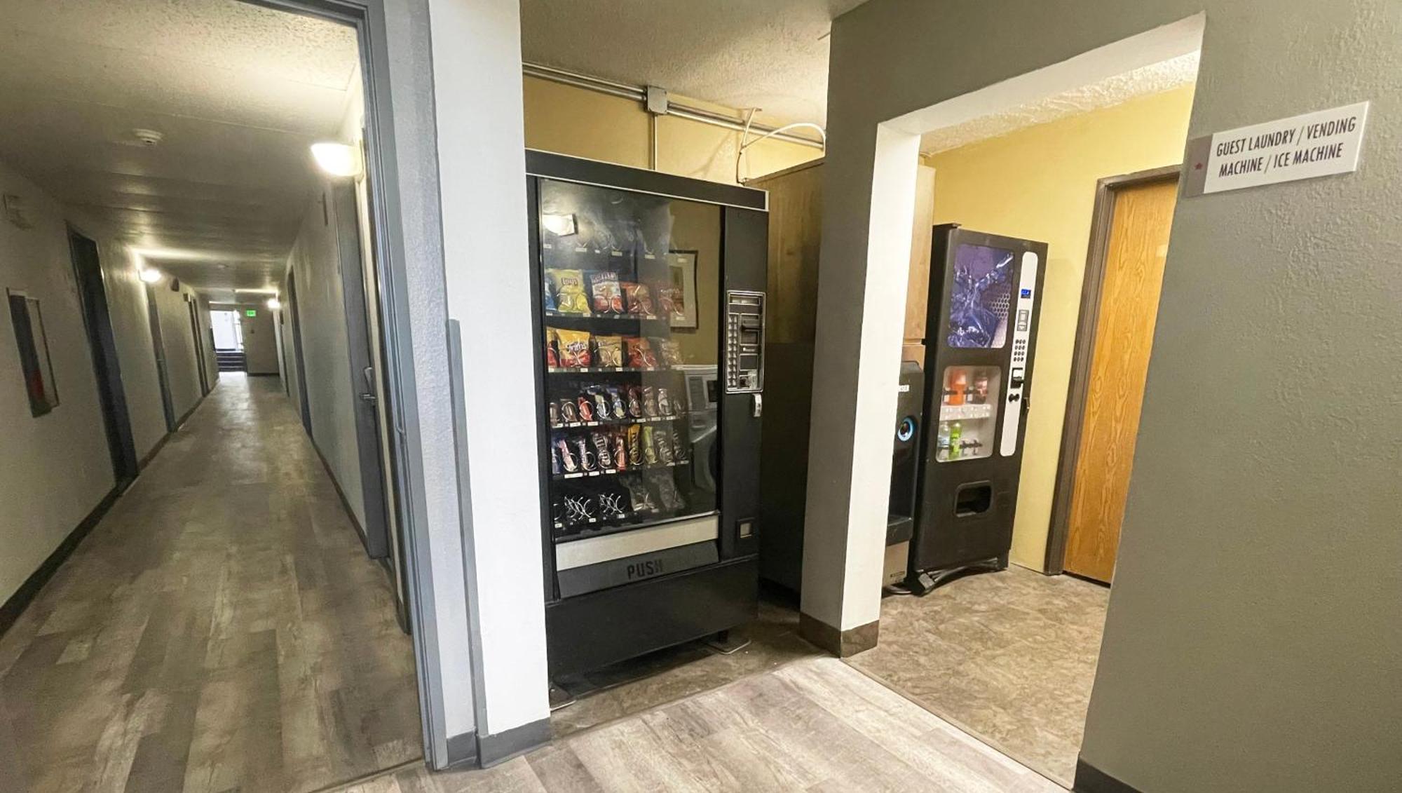 Magnuson Hotel Fort Wayne North - Coliseum Экстерьер фото